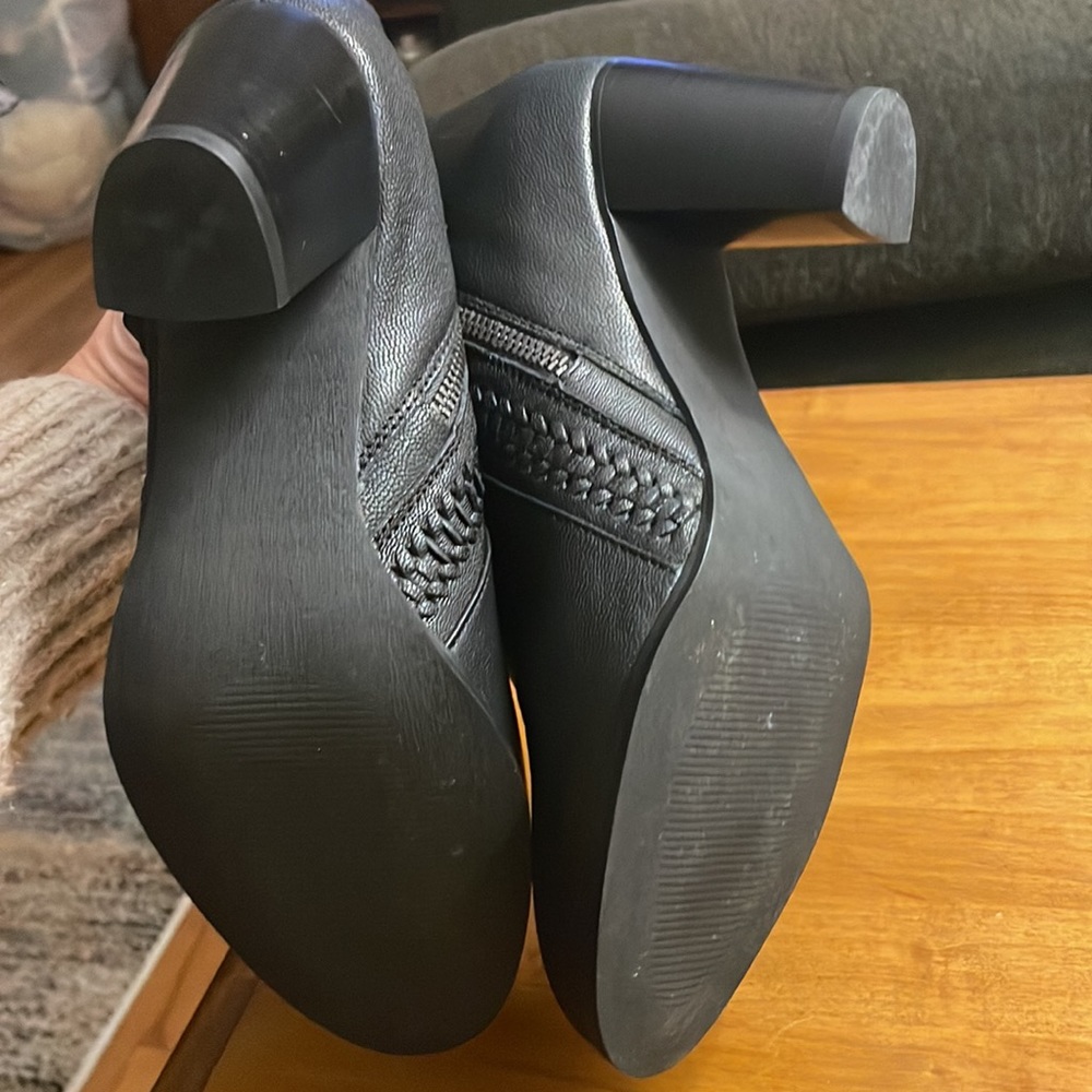Mia booties - Picture 5 of 6